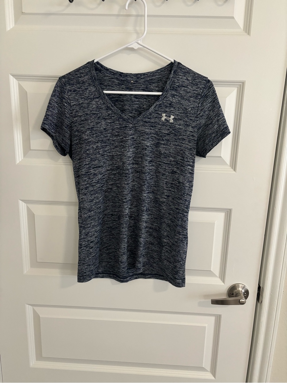 Under Armour Women’s Heathered Dark Blue V-Neck Performance Tee